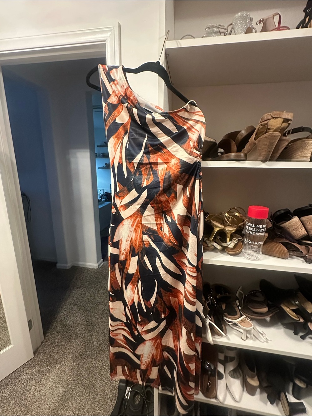 Sleeveless Abstract Leaf Print Midi Dress in Rust and Navy
